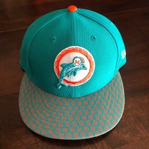 Miami Dolphins New Era Fitted Hat (size 7)